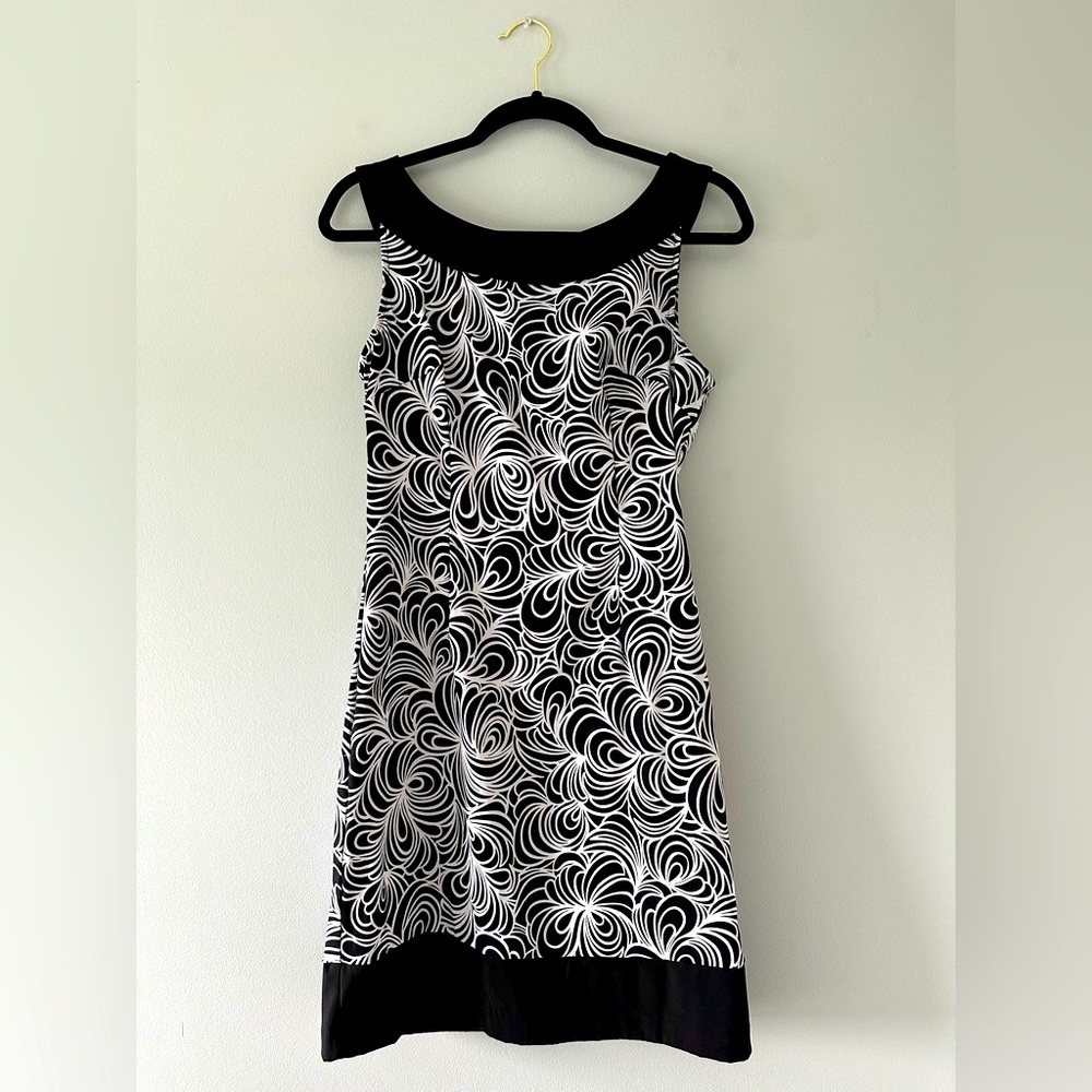 Connected apparel, Sleeveless Black and white dress with zip Women’s Size 10
